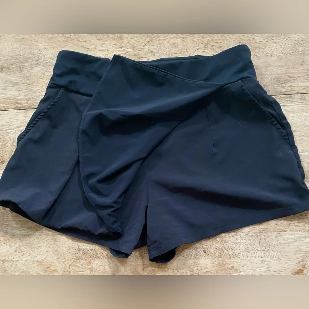 Fabletics Women’s‎ Sz (See Pics For Measurements) Black Shaylee Skort